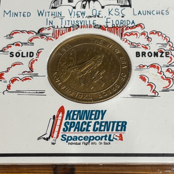 Shuttle Crew Emblem Solid Bronze Coin NWT - Picture 4 of 7